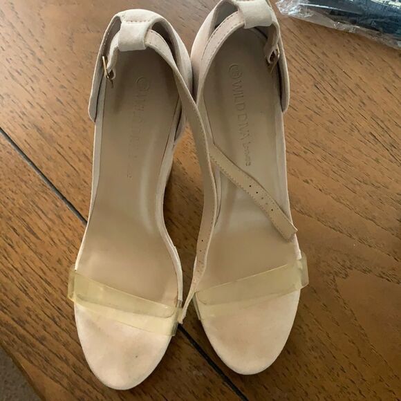 Wild Diva Shoes - Cute wedges 